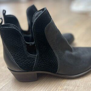 NWT! Lucky Brand Women's Belgon Block Heel Ankle Black Boots Size 6.5